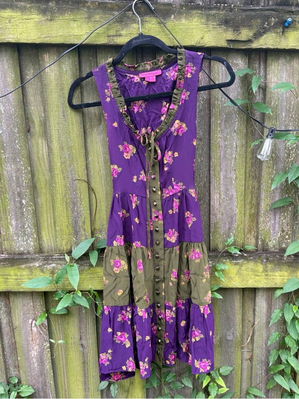 Vintage Y2K 100% silk Betsy Johnson floral dress